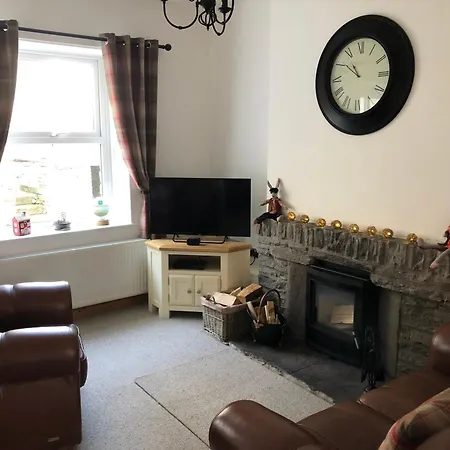 Quarry Near Hawes, Yorkshire Dales, Pet Free *