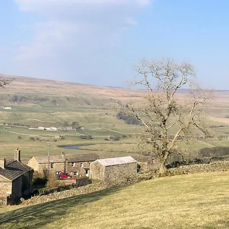 Quarry Near Hawes, Yorkshire Dales, Pet Free *