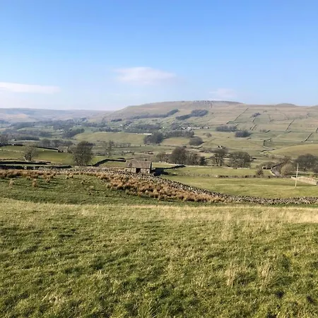 Quarry Near Hawes, Yorkshire Dales, Pet Free *